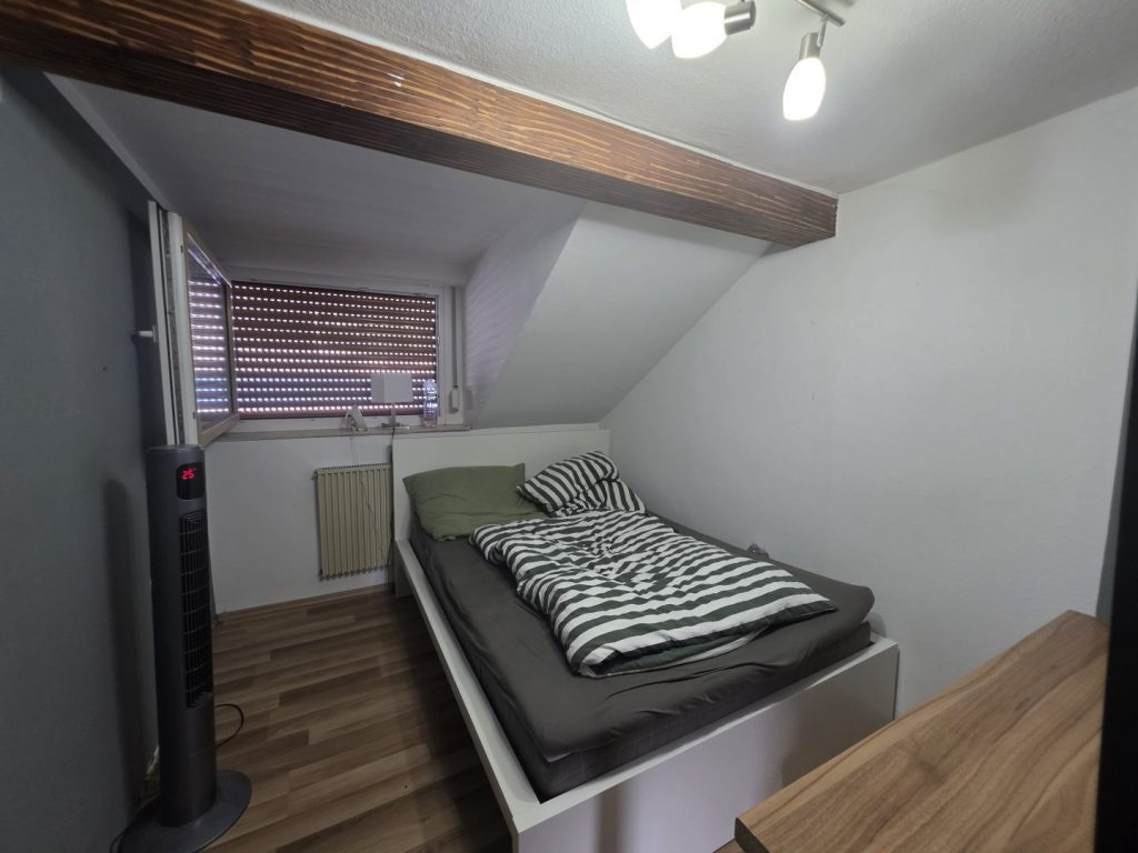 Zimmer Wohnung 2,3 OG