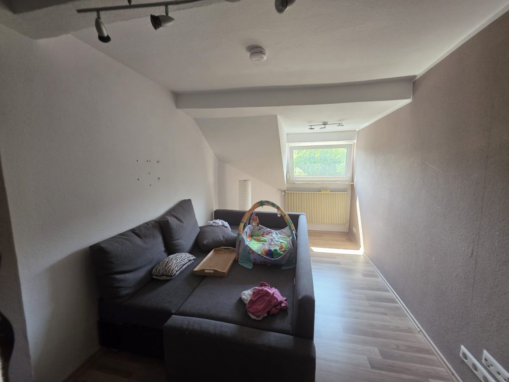 Zimmer Wohnung 2,3 OG