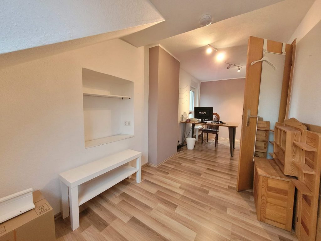 Zimmer Wohnung 2,3 OG