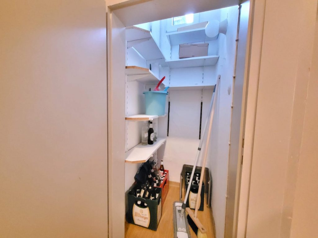 Abstellkammer Außerhalb der Wohnung 1 OG